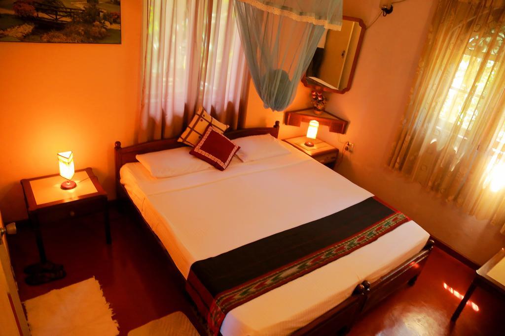 Holiday Nest Bed & Breakfast Wadduwa Bagian luar foto
