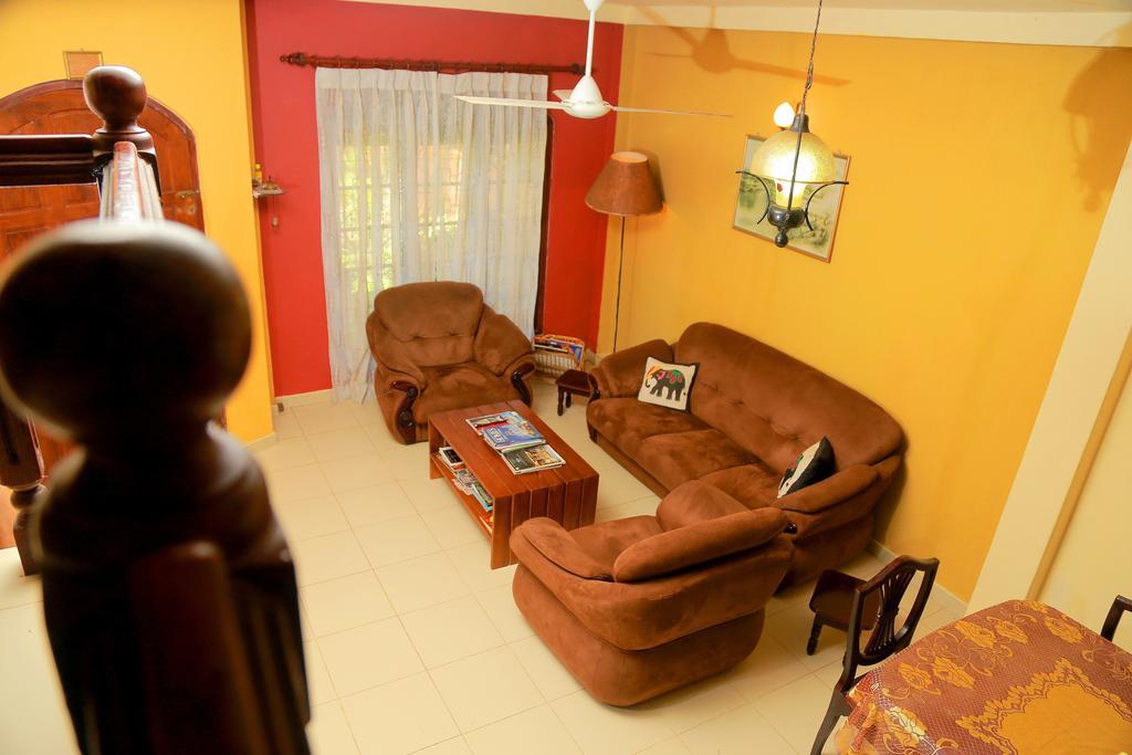 Holiday Nest Bed & Breakfast Wadduwa Bagian luar foto