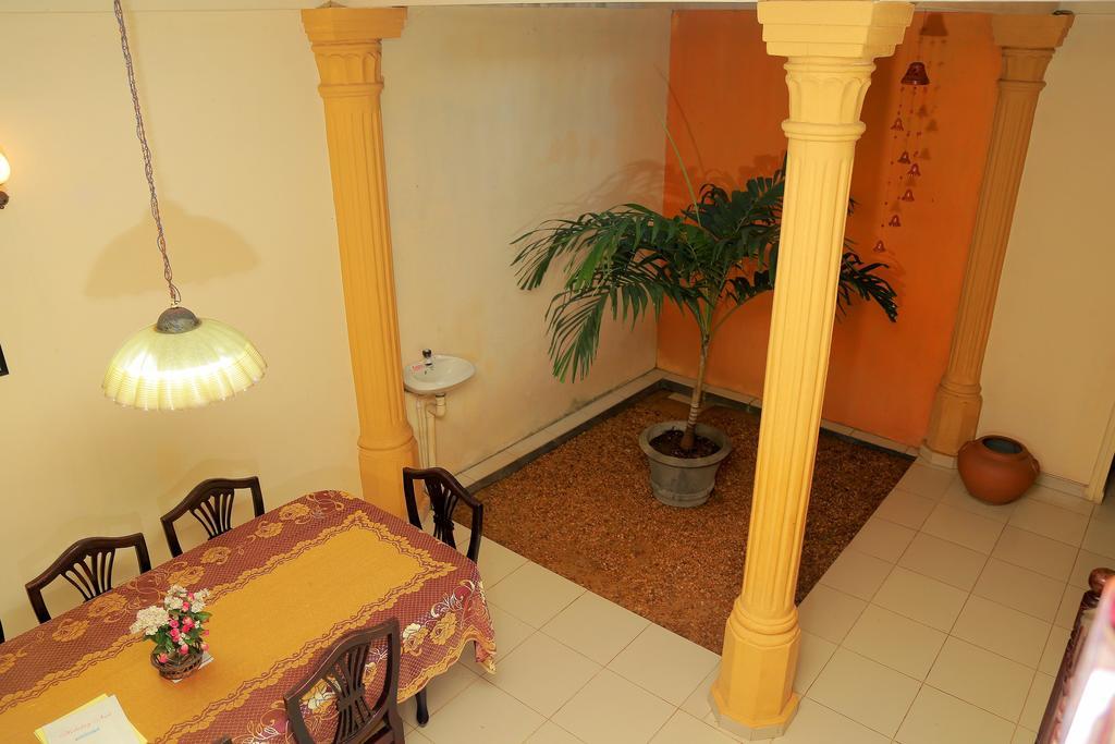 Holiday Nest Bed & Breakfast Wadduwa Bagian luar foto