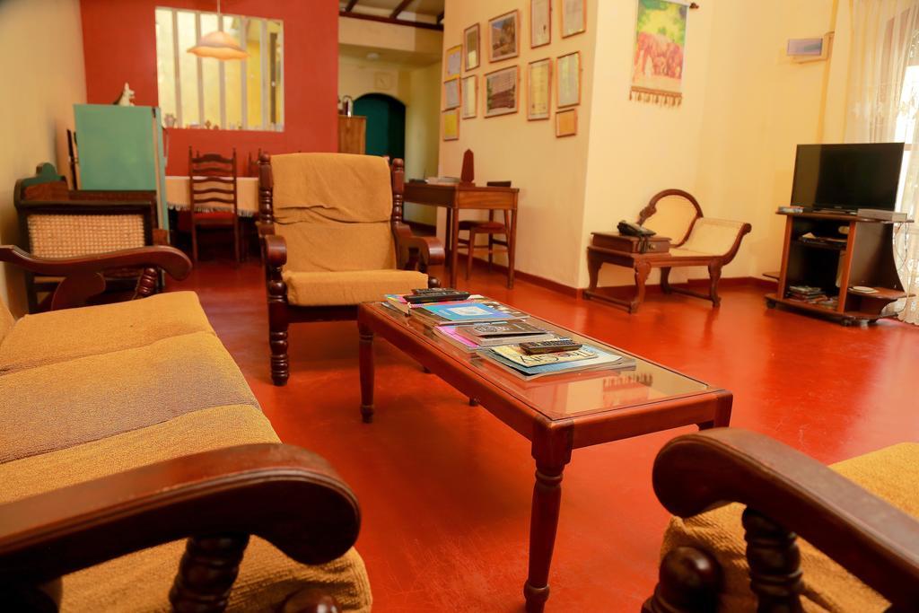 Holiday Nest Bed & Breakfast Wadduwa Bagian luar foto